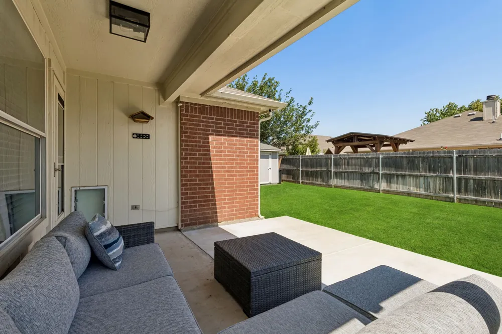 616 Steerman Court Saginaw, TX 76179