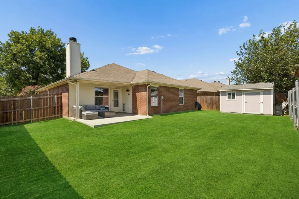 616 Steerman Court Saginaw, TX 76179