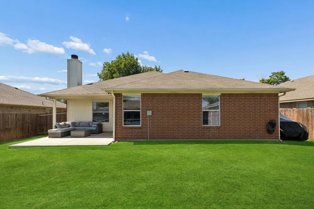 616 Steerman Court Saginaw, TX 76179