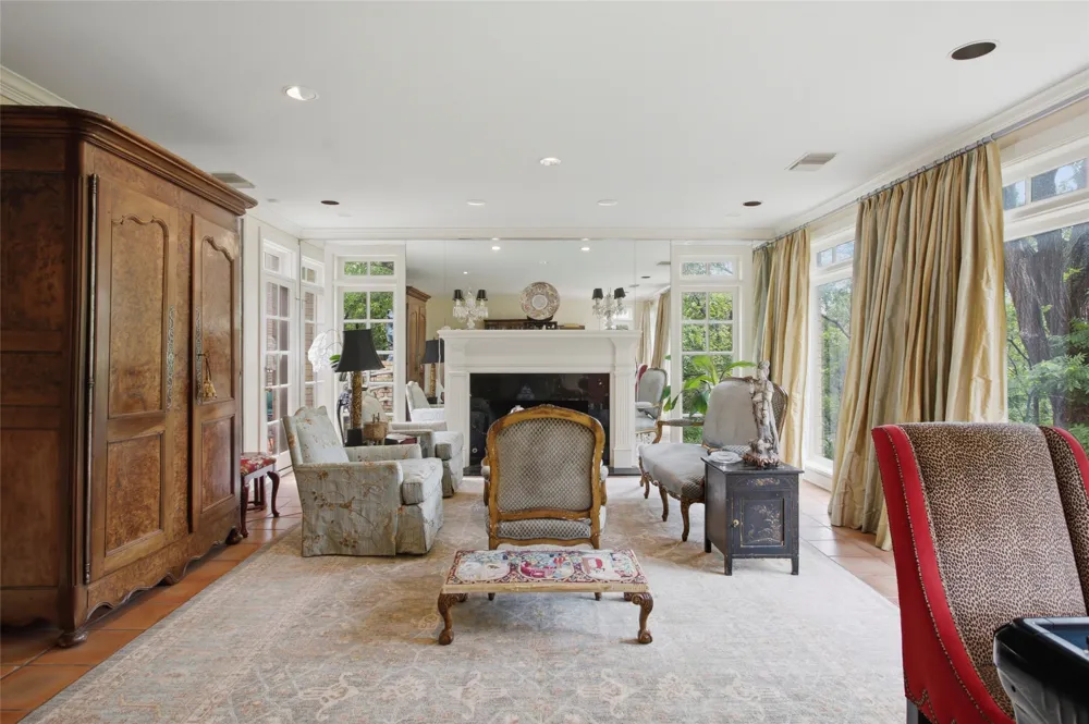 1111 Pebble Creek Road Fort Worth, TX 76107