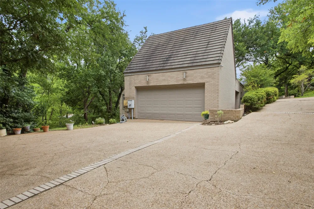 1111 Pebble Creek Road Fort Worth, TX 76107