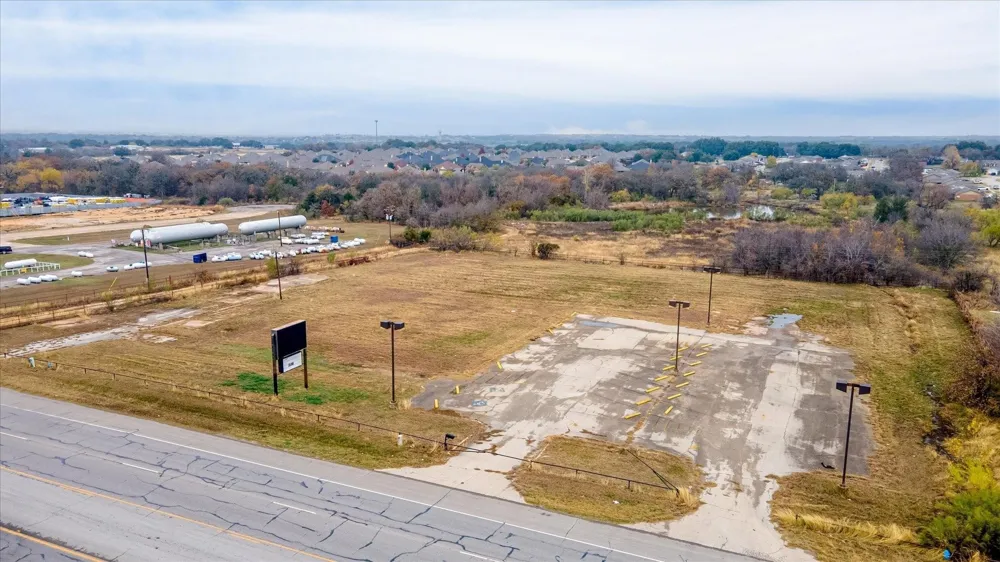 4426 E US HIGHWAY 377 Granbury, TX 76049