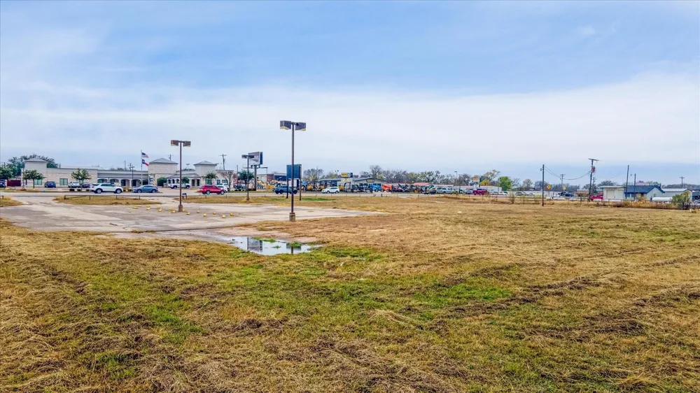 4426 E US HIGHWAY 377 Granbury, TX 76049