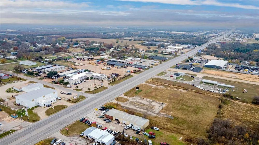 4426 E US HIGHWAY 377 Granbury, TX 76049