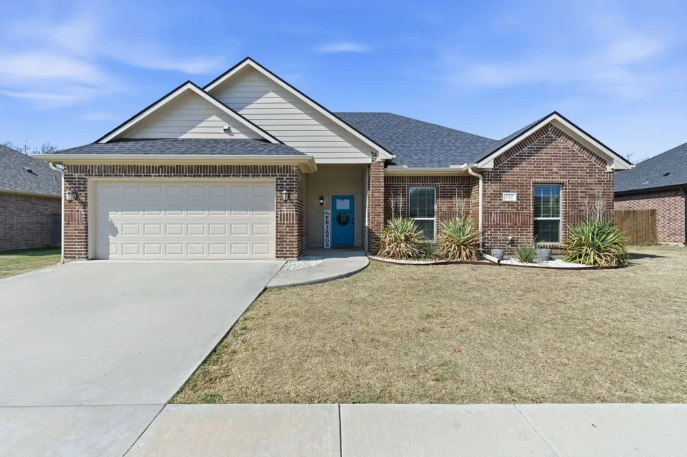 711 Hadley Lane Valley View, TX 76272