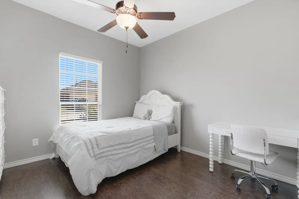 711 Hadley Lane Valley View, TX 76272