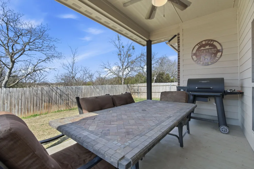 711 Hadley Lane Valley View, TX 76272