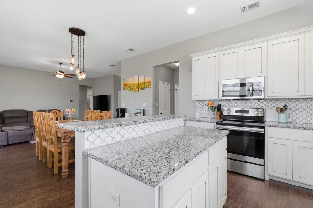 711 Hadley Lane Valley View, TX 76272