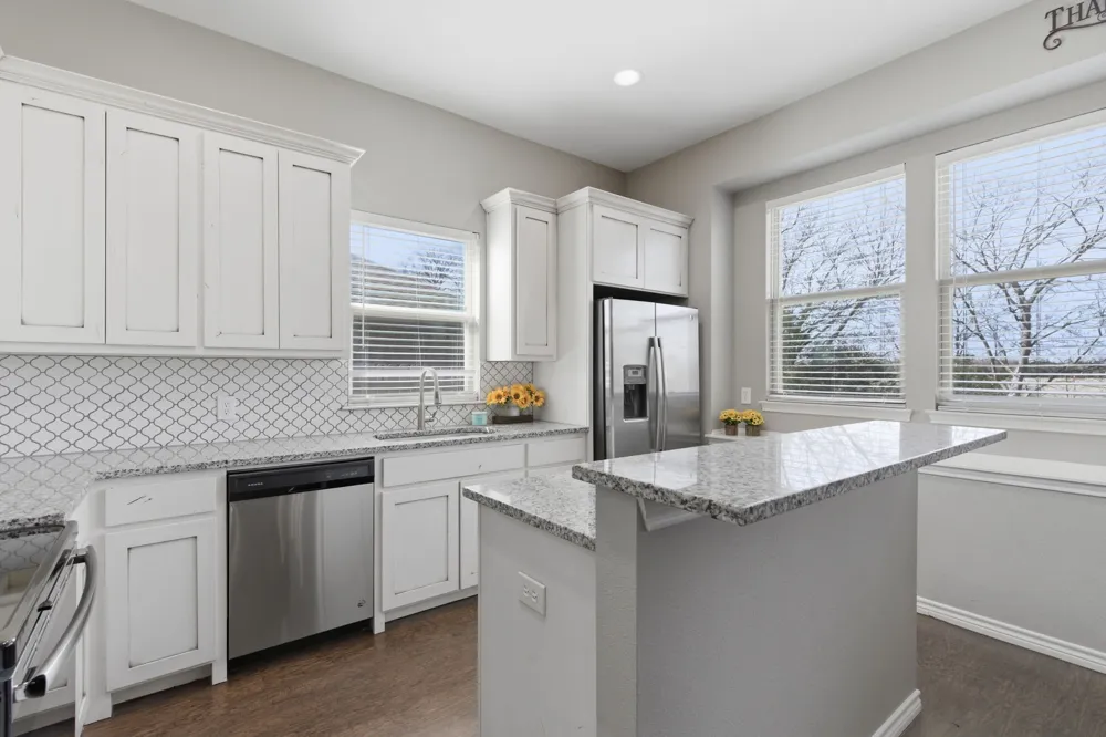 711 Hadley Lane Valley View, TX 76272