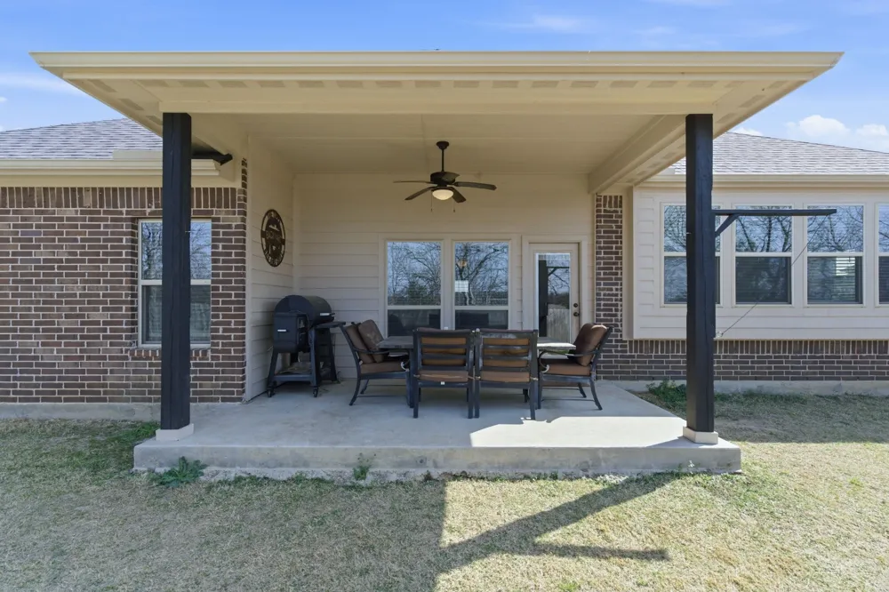 711 Hadley Lane Valley View, TX 76272