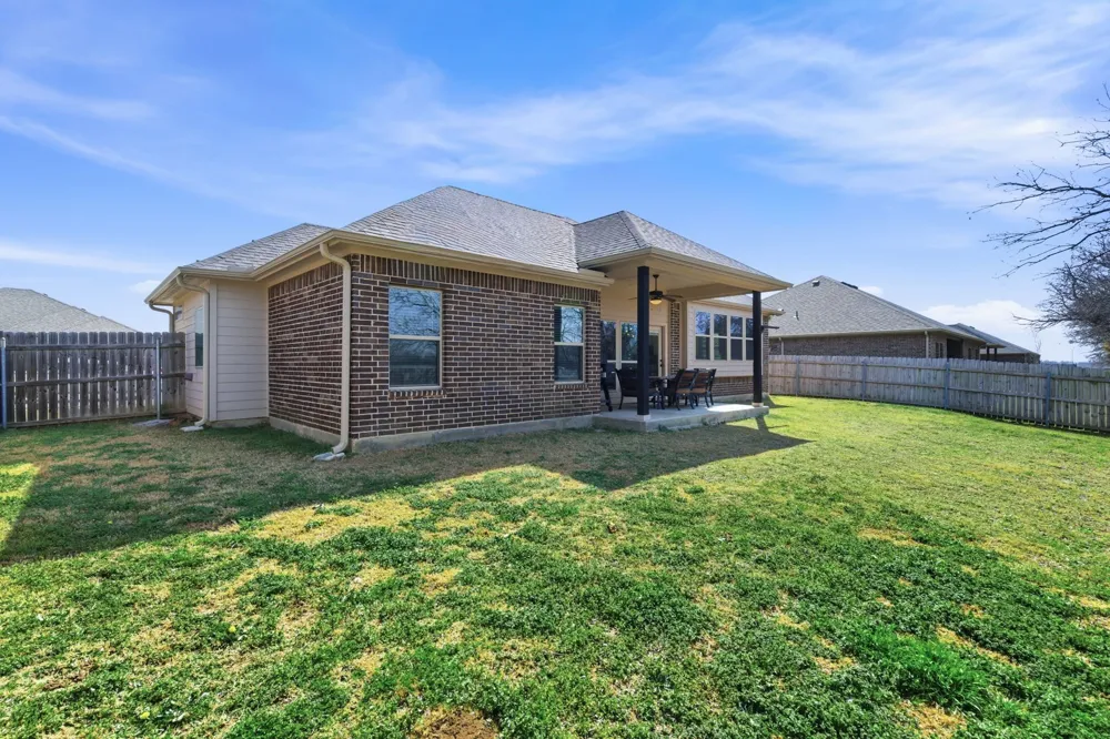 711 Hadley Lane Valley View, TX 76272