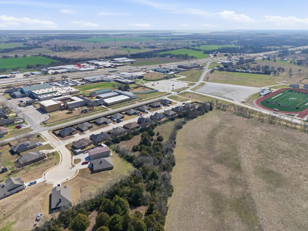 711 Hadley Lane Valley View, TX 76272