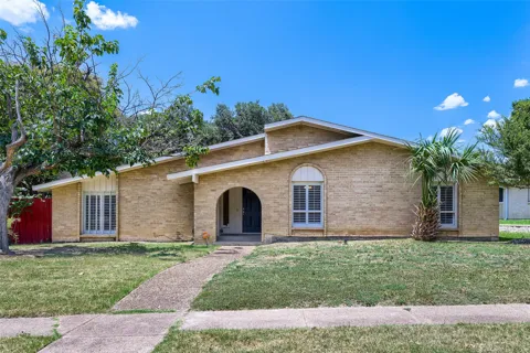 6639 Roundrock Road