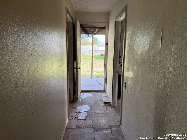 1210 King David Dr Three Rivers, TX 78071