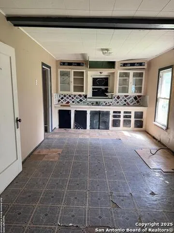 1210 King David Dr Three Rivers, TX 78071