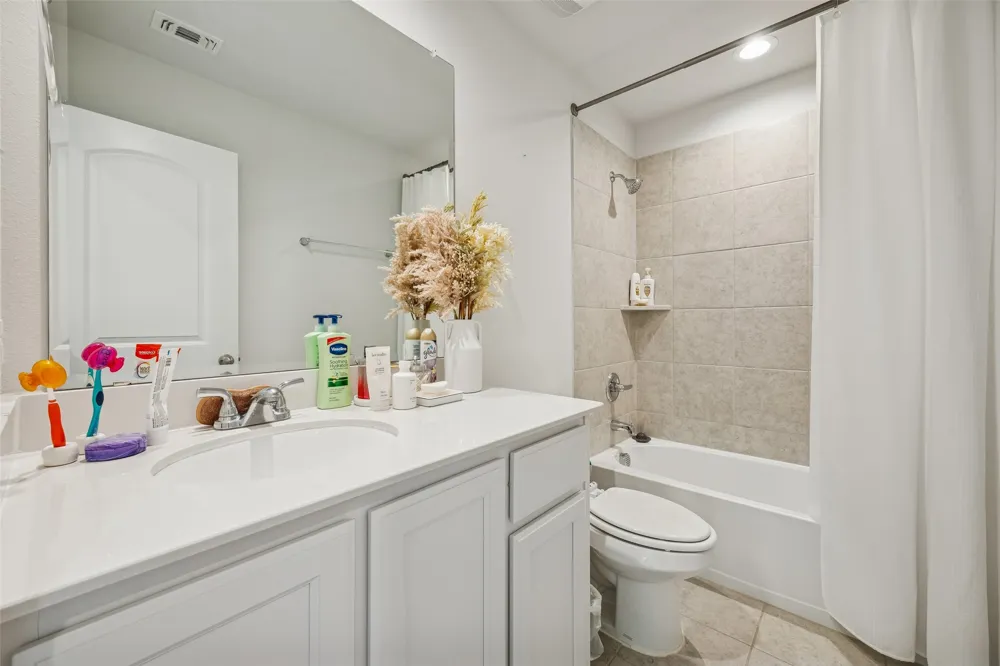 6832 Henry Drive North Richland Hills, TX 76180