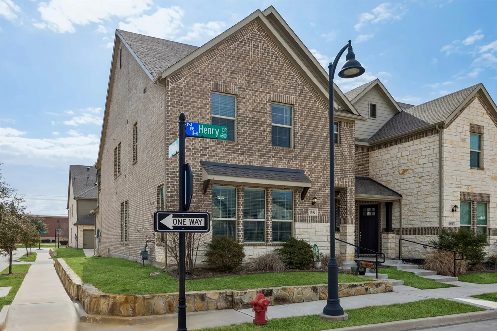6832 Henry Drive North Richland Hills, TX 76180