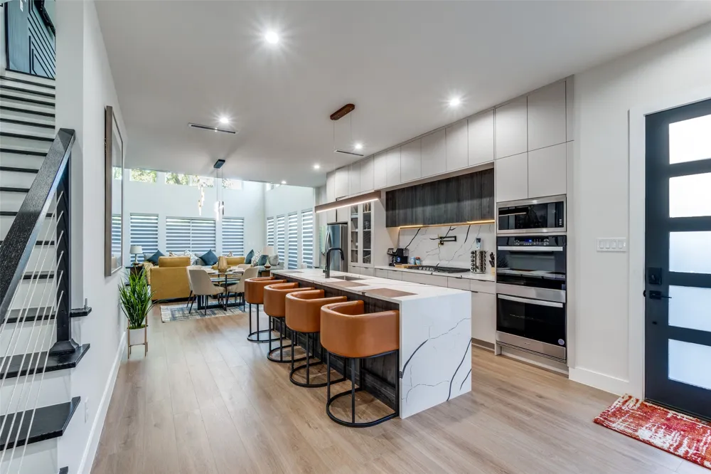 809 Bayonne Street Dallas, TX 75212
