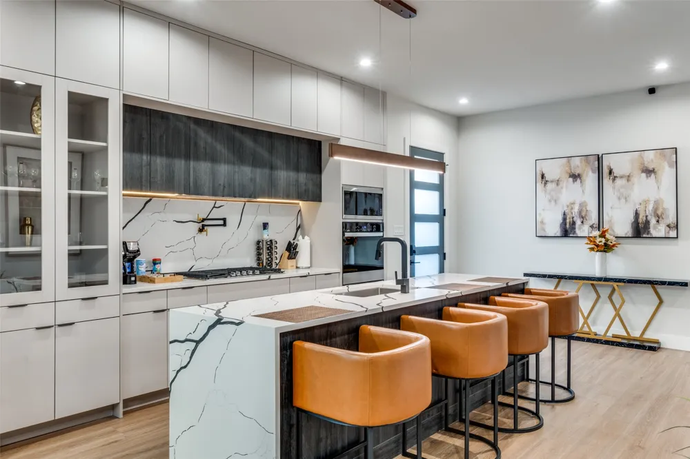 809 Bayonne Street Dallas, TX 75212