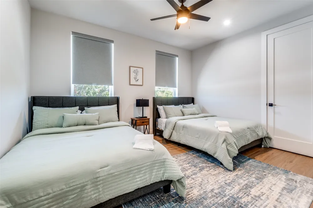 809 Bayonne Street Dallas, TX 75212