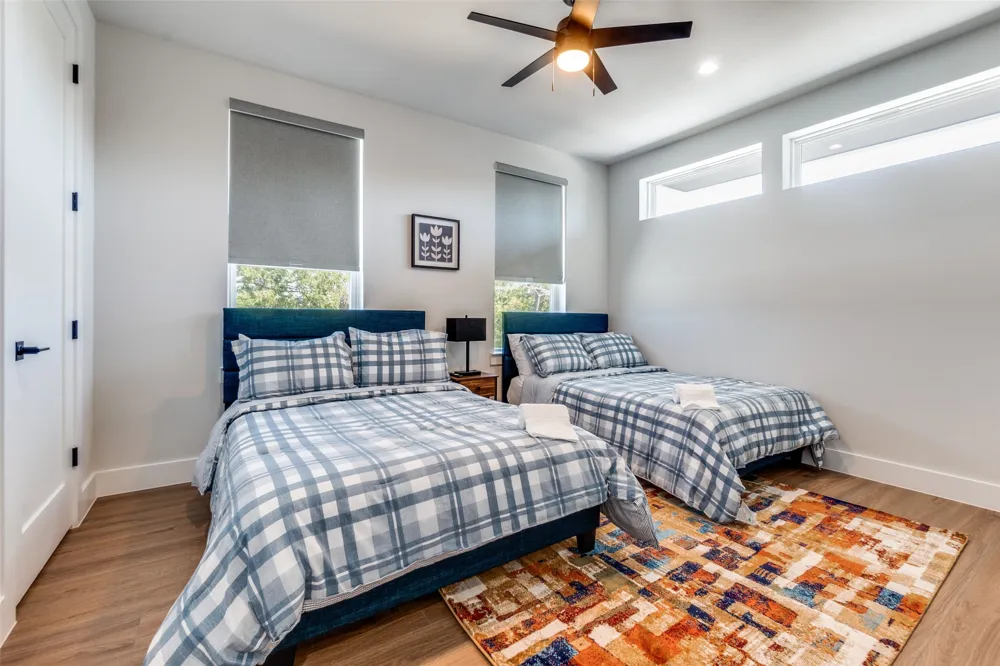 809 Bayonne Street Dallas, TX 75212