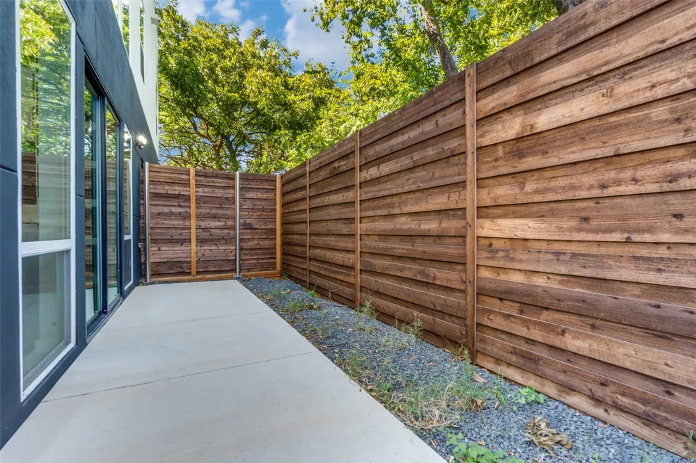 809 Bayonne Street Dallas, TX 75212