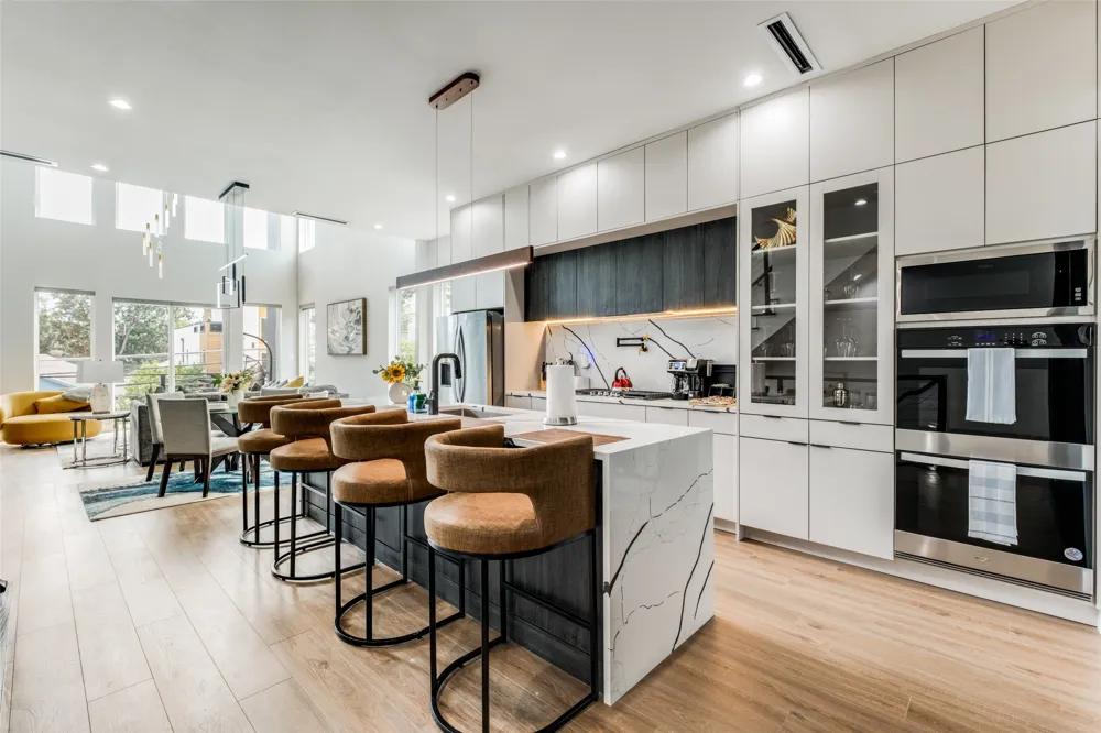 809 Bayonne Street Dallas, TX 75212