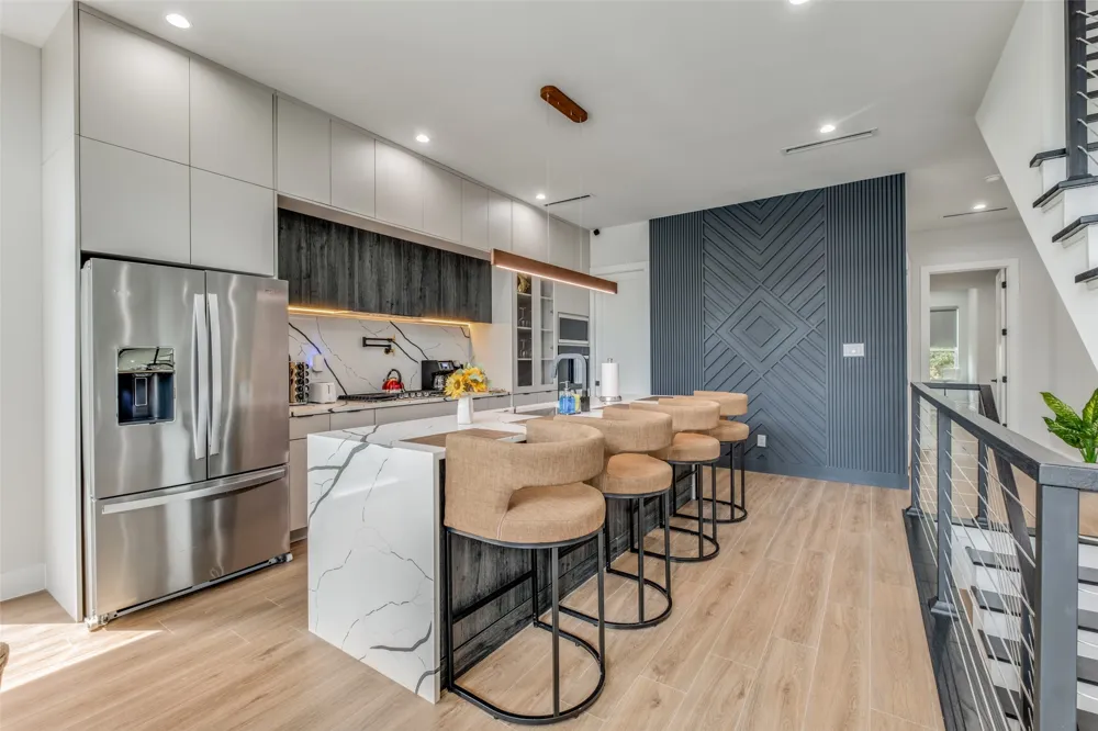 809 Bayonne Street Dallas, TX 75212