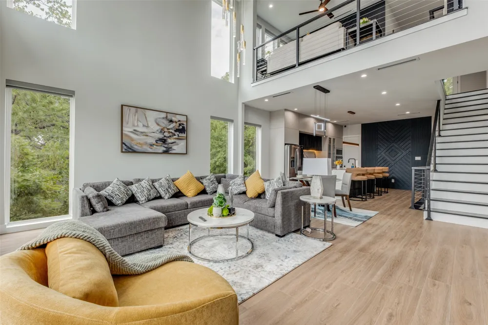 809 Bayonne Street Dallas, TX 75212