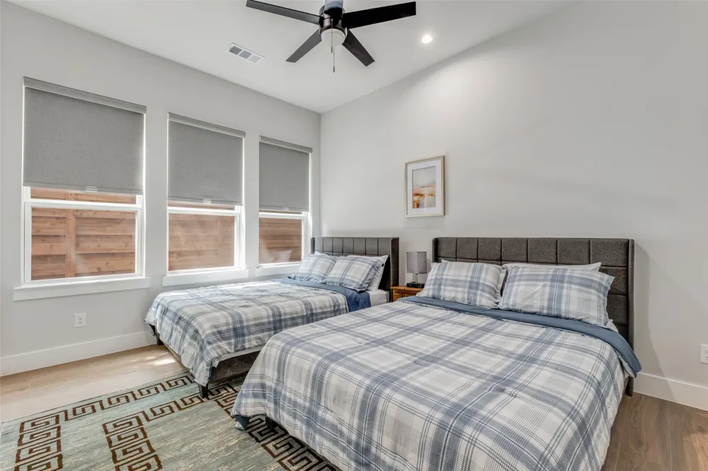 809 Bayonne Street Dallas, TX 75212