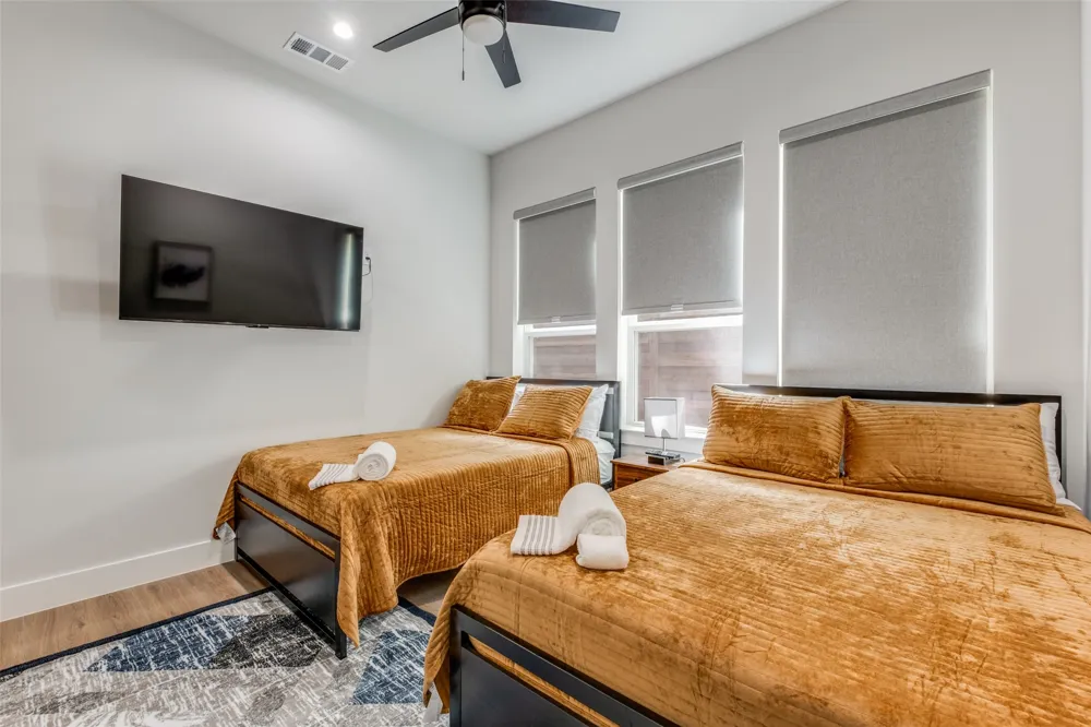 809 Bayonne Street Dallas, TX 75212