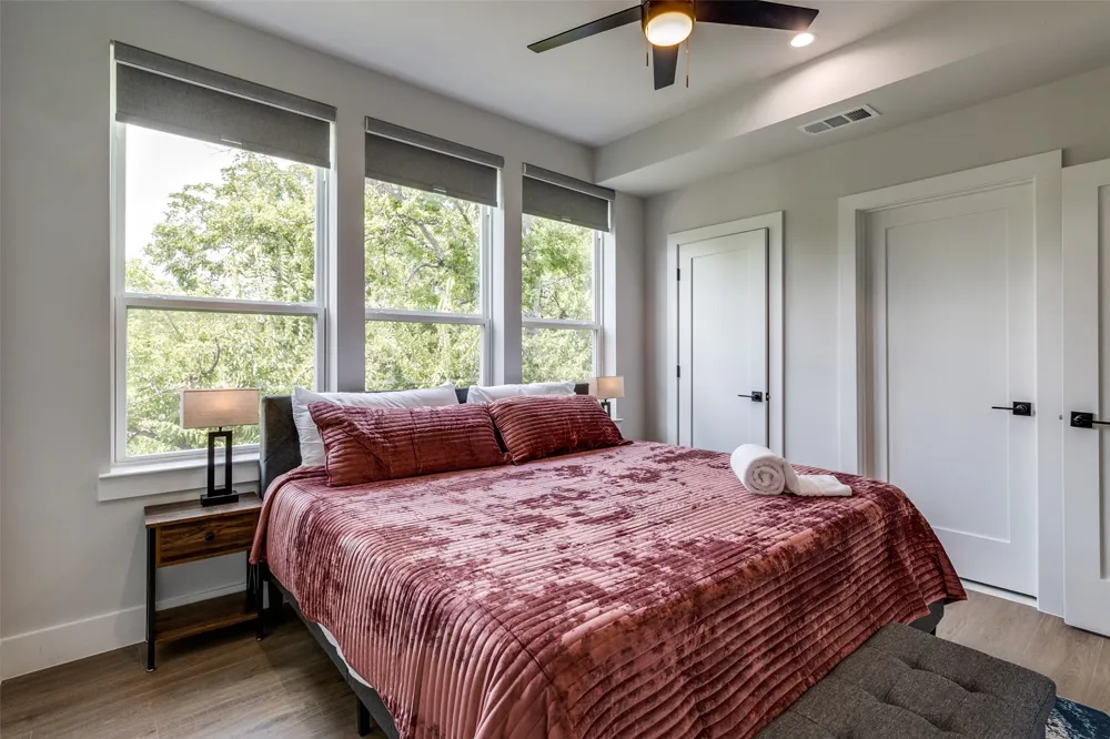 809 Bayonne Street Dallas, TX 75212