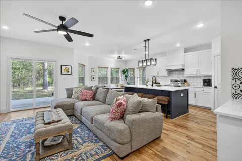 206 Parkside Drive