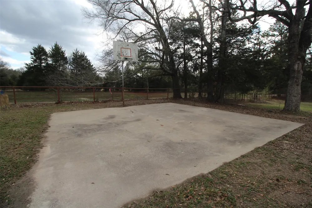 7731 Fm 857 Grand Saline, TX 75140