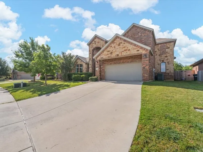 654 Plum Drive Burleson, TX 76028