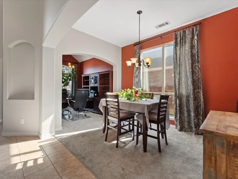654 Plum Drive Burleson, TX 76028