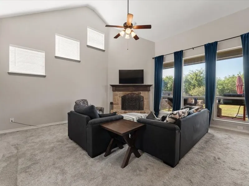 654 Plum Drive Burleson, TX 76028