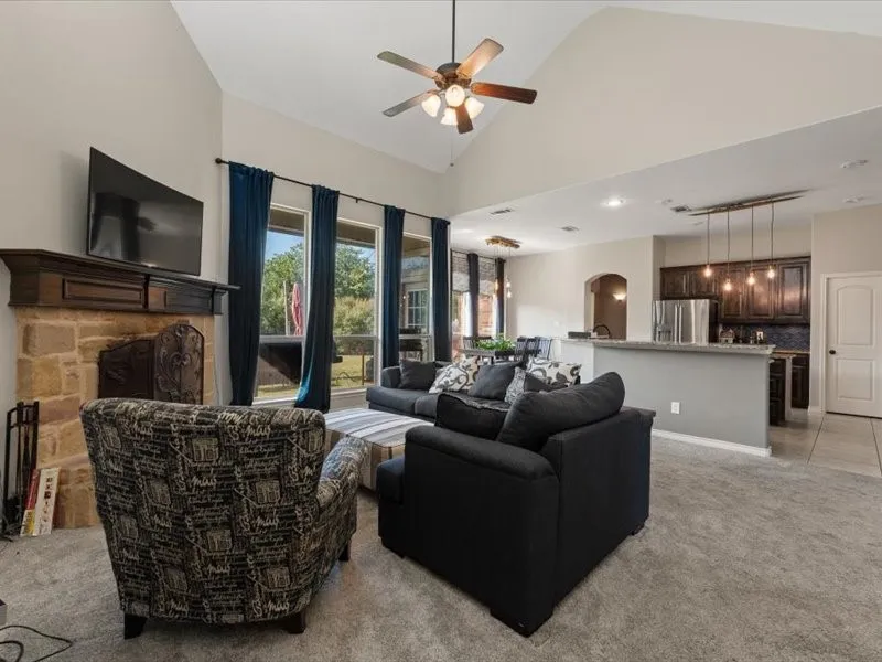 654 Plum Drive Burleson, TX 76028