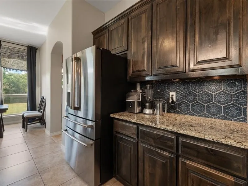 654 Plum Drive Burleson, TX 76028