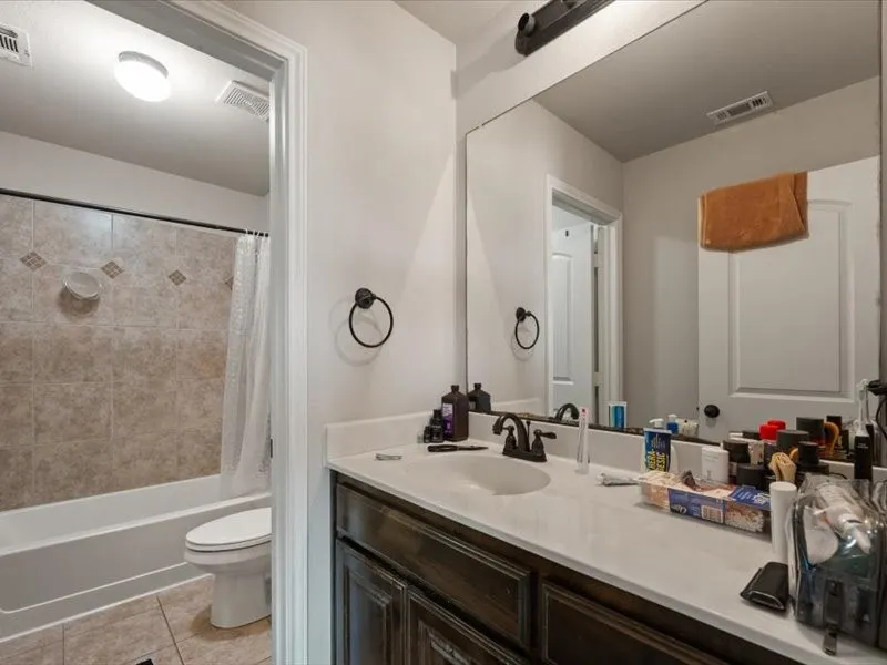 654 Plum Drive Burleson, TX 76028
