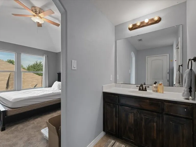 654 Plum Drive Burleson, TX 76028