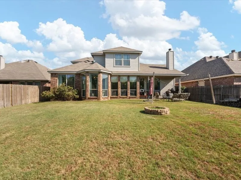 654 Plum Drive Burleson, TX 76028