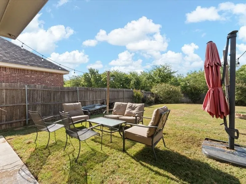654 Plum Drive Burleson, TX 76028