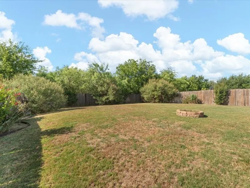 654 Plum Drive Burleson, TX 76028