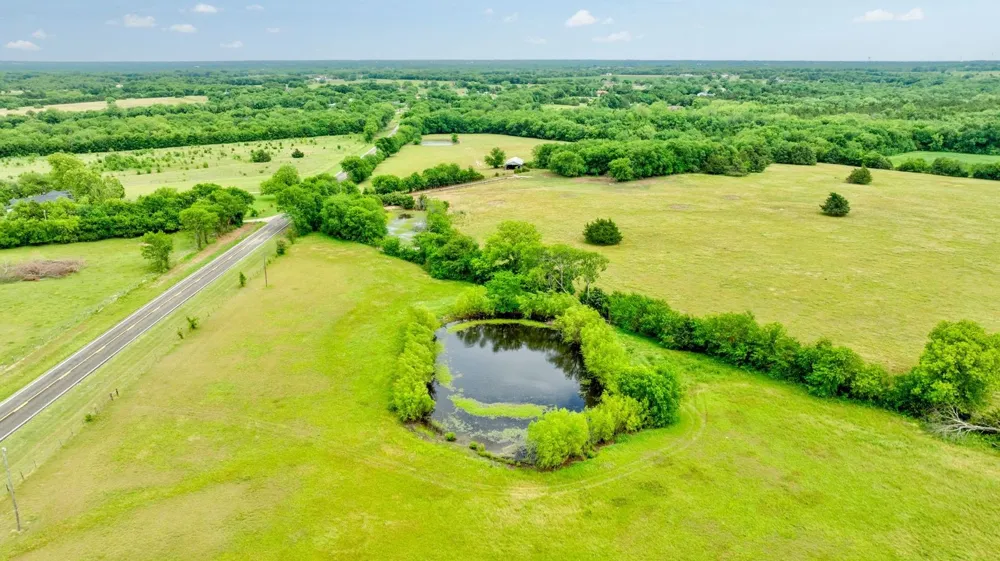 3781 Fm 151 Whitewright, TX 75491
