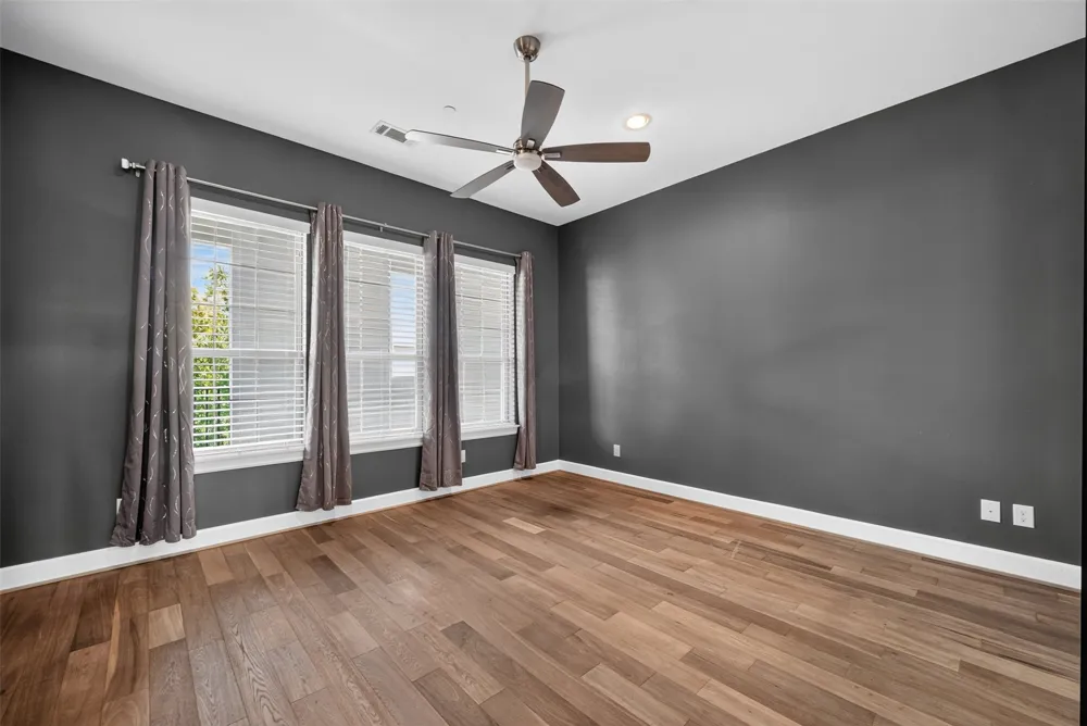 5015 Meridian Lane #2102 Addison, TX 75001
