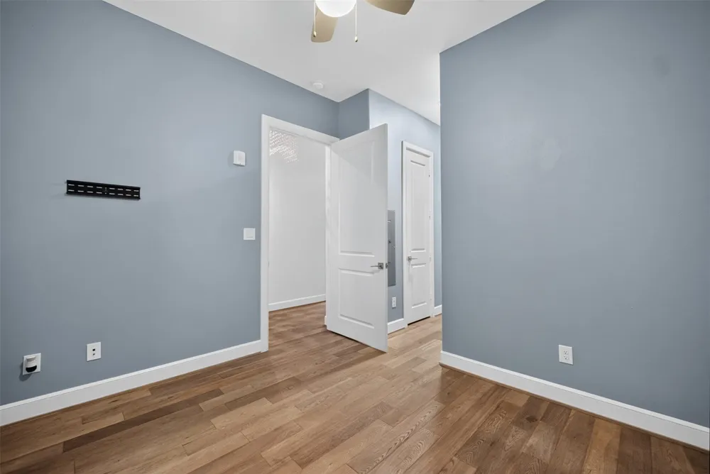 5015 Meridian Lane #2102 Addison, TX 75001