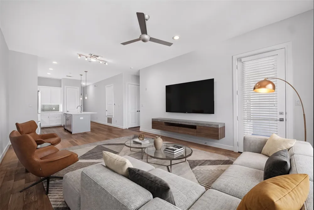 5015 Meridian Lane #2102 Addison, TX 75001