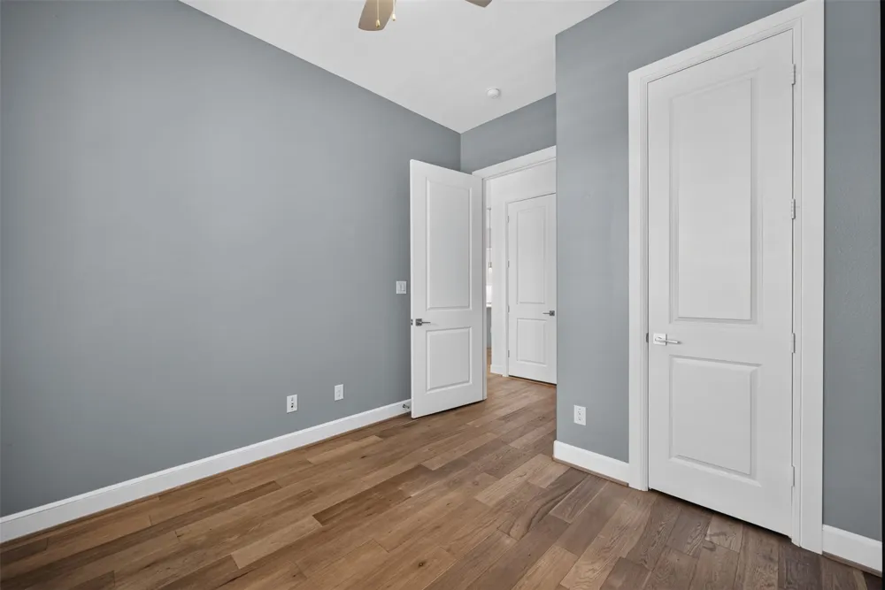 5015 Meridian Lane #2102 Addison, TX 75001