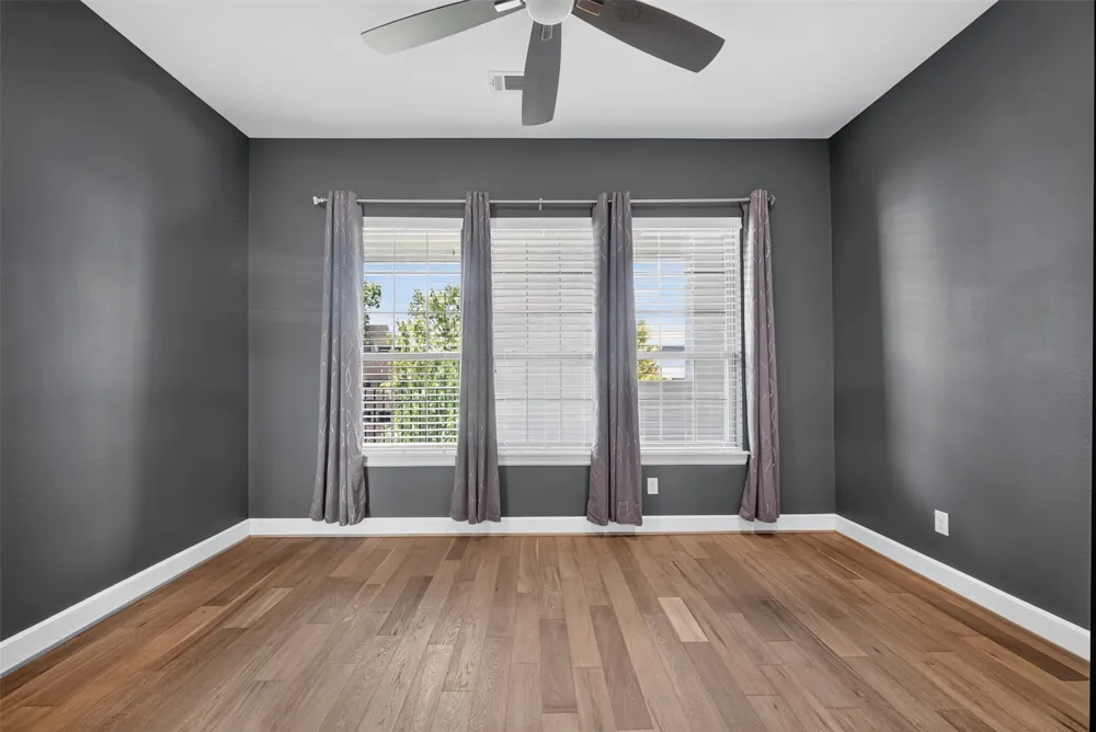 5015 Meridian Lane #2102 Addison, TX 75001